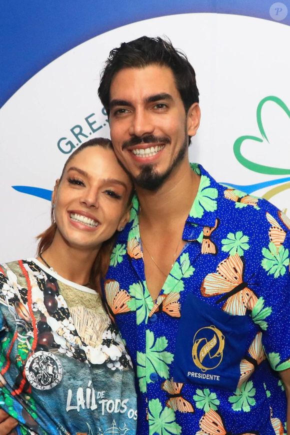 Giovanna Lancellotti é noiva de Gabriel David