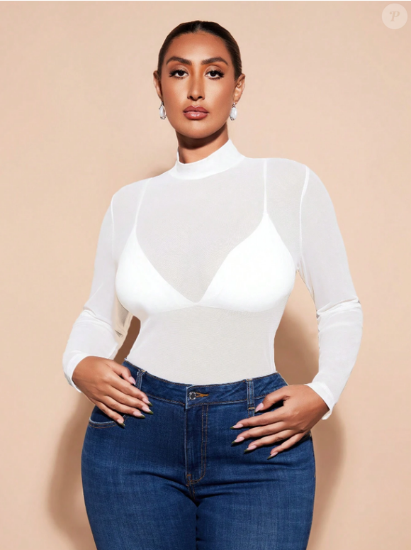 A blusa transparente de gola alta encontrada na Shein, com preços a partir de R$ 40,79, é a aposta ideal para recriar a parte superior sofisticada e sensual do look usado por Ivete Sangalo no palco