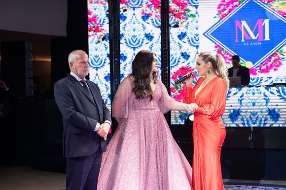 Festa de 15 anos luxuosa da filha de Tânia Mara e Jayme Monjardim contou com 350 convidados