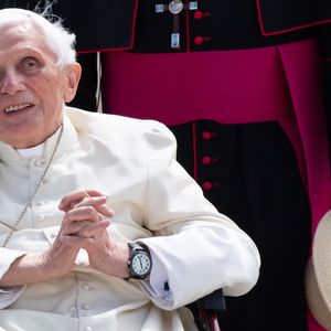 Ilze Scamparini foi curtir os desfiles das escolas de samba do Rio em 2013 quando Bento XVI renunciou ao papado