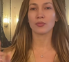 Aos 56 anos, Jennifer Lopez surgiu sem maquiagem para mostrar a pele ao natural e apresentar uma novidade da JLo Beauty