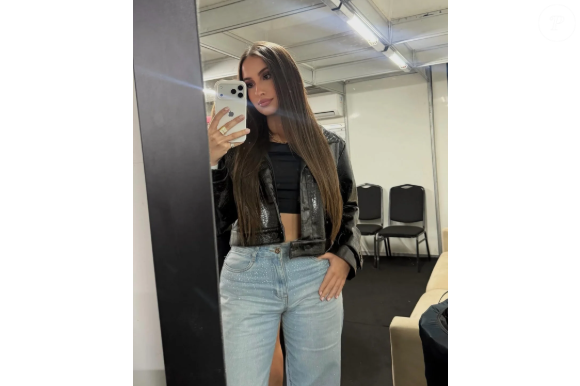 O nome da nova companheira de Arlindinho é Julia, paulistana que trabalha na Prefeitura de São Paulo. Os dois já foram vistos juntos em vários eventos musicais.