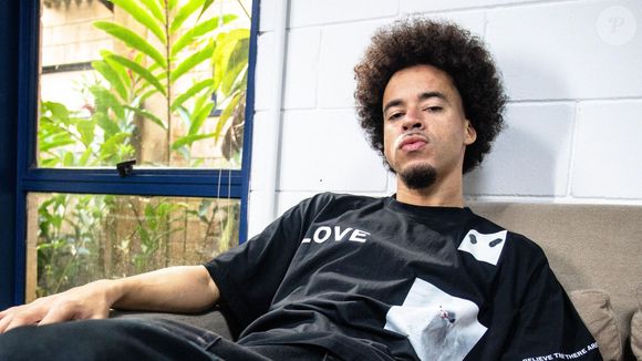 Ryan (L7nnon) descobre aproximação de Kami (Giovanna Lancellotti) e Marlon (Humberto Morais) em Dona de Mim