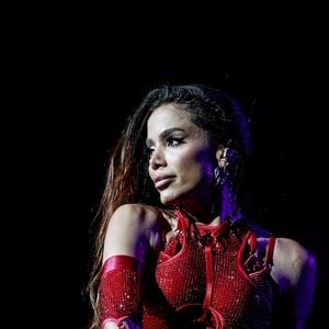 Anitta ganhou na Justiça ação contra MC Bruninha, a mãe dela e seu empresário por acusação de plágio em 'Show das Poderosas'