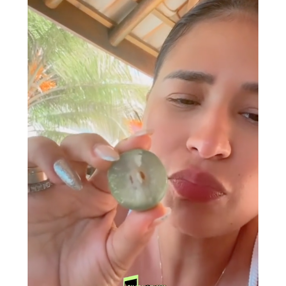 O umbu tem apenas 37 calorias, sendo ótimo aliado para quem busca perder peso com uma alimentação leve e equilibrada