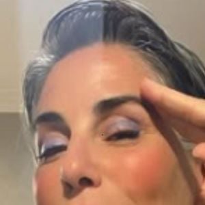 Famosa atriz da Globo, Gloria Pires nasceu em 1963; atualmente ela tem 62 anos e faz parte das crianças que tinham resiliência