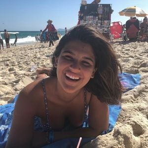 Giulia Costa tem algumas tatuagens intimistas espalhadas pelo corpo