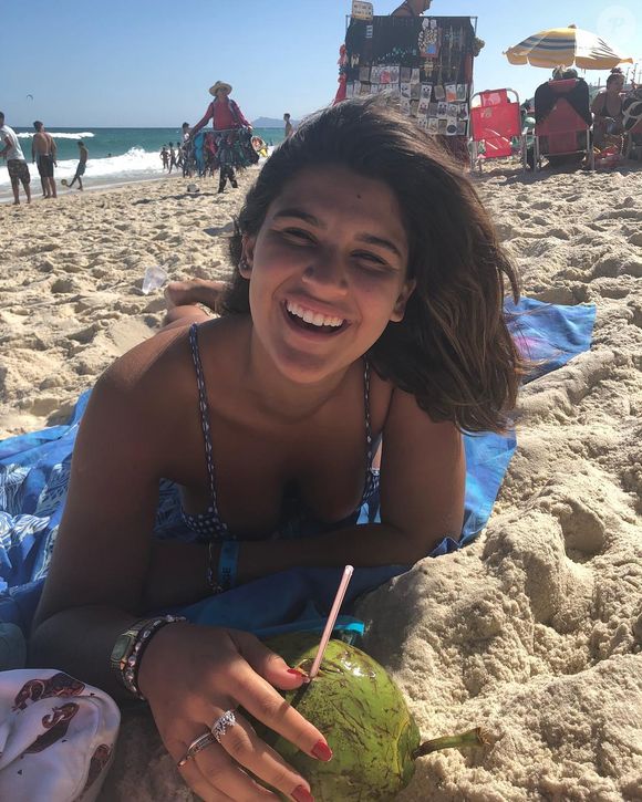 Giulia Costa tem algumas tatuagens intimistas espalhadas pelo corpo