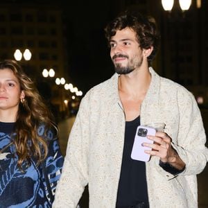 Assumidos! De mãos dadas, Irmã de Bruna Marquezine, Luana Maia, deixa after do The Town com Lucca Picon