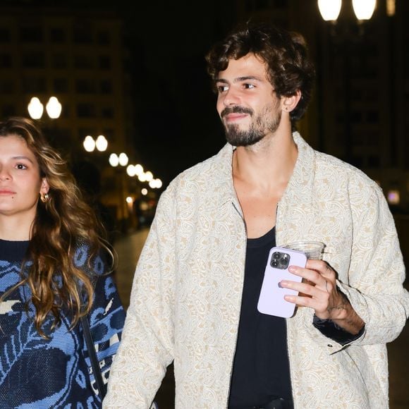Assumidos! De mãos dadas, Irmã de Bruna Marquezine, Luana Maia, deixa after do The Town com Lucca Picon