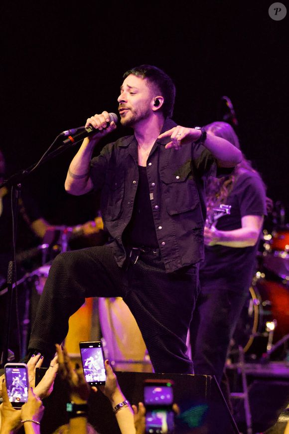 Irmão de Sandy, Júnior Lima fez performance durante show em homenagem a Patrícia Kisser