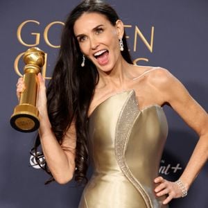 Demi Moore foi outro importante destaque do Globo de Ouro 2025