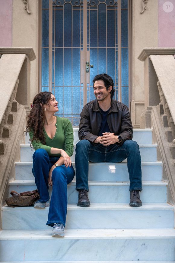 Gerluce (Sophie Charlotte) se aproxima cada vez mais de Paulinho (Romulo Estrela)