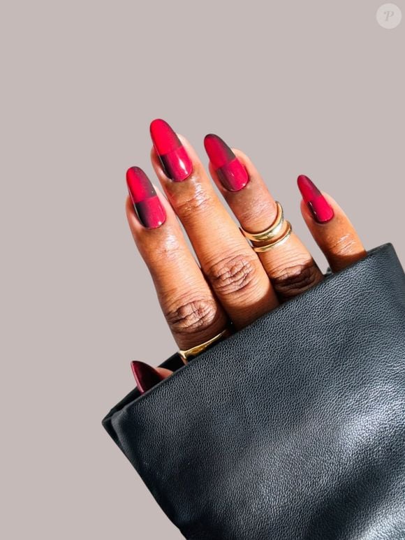 Unhas vermelhas seguem como tendência forte em janeiro de 2026, unindo moda e simbolismo do Horóscopo Chinês