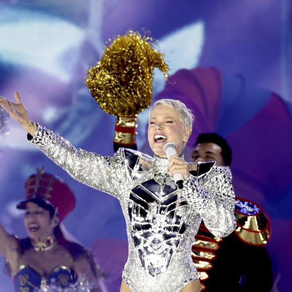 Em clima descontraído, Xuxa fez pressão, em tom de brincadeira, para que Sasha, João Lucas, Bruna Marquezine e Shawn Mendes "ajudassem" a realizar esse sonho, arrancando risadas do público.