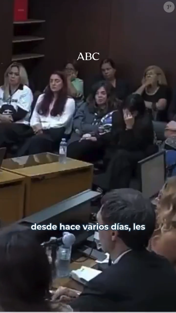 Foto de Maradona morto levou duas filhas do jogador às lágrimas