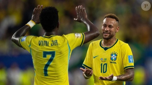 Neymar e Vini Jr. em foto após eliminação do Brasil pela Noruega na Copa 2026