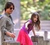 Segundo informações do Page Six, Suri já utilizava publicamente o sobrenome Noelle desde a formatura na LaGuardia High School, em 2024, antes mesmo da descoberta da alteração oficial de seu nome