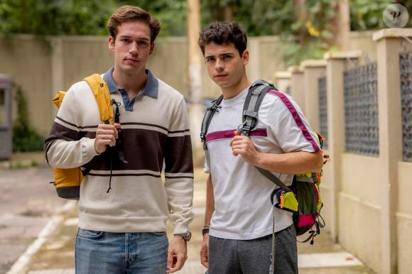 A Globo vai adiar o beijo de Mau Mau (João Victor Gonçalves) e Felipe (Pietro Antonelli) na novela 'Quem Ama Cuida'. Programado para ir ao ar na noite desta terça, 20, o enlace dos dois será exibido mesmo somente na próxima segunda-feira, 26.