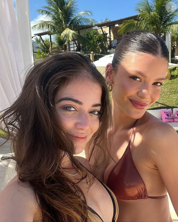 'Vitória Strada é alguém que me conhece nos defeitos e qualidades. Falar dela me emociona, já vivi muitos desafios ao lado dela, bons e ruins sempre estamos juntas', conta Anna Rita Cerqueira