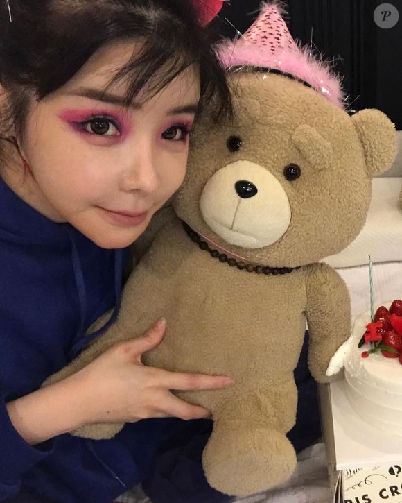 Park Bom não usava muitos efeitos e nem edições em suas fotos