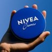 Vladimir Sánchez, químico: ‘O creme Nivea da latinha azul cria uma camada protetora na pele que impede a saída da umidade, mas isso faz com que ela não transpire e pode causar problemas em algumas pessoas’