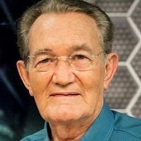 Léo Batista, nome histórico da comunicação do Brasil, morre aos 92 anos; jornalista estava internado após complicações de um tumor