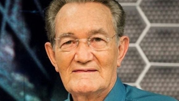 Léo Batista, nome histórico da comunicação do Brasil, morre aos 92 anos; jornalista estava internado após complicações de um tumor