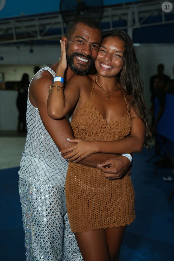 Mell Muzzillo posou juntinha com Samuel de Assis em ensaio da Beija-Flor