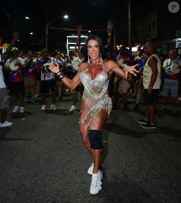 Gracyanne Barbosa, ex-participante do 'BBB 26', já passou por escolas de samba como Mangueira, Salgueiro e Portela desde 2007