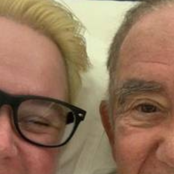 Juliana, filha de Renato Aragão, virou assunto na web após parte do público descobrir que ela trabalha como motorista de aplicativo