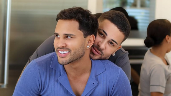 Carlinhos Maia manda mensagem carinhosa para o ex, Lucas Guimarães, dias após separação: 'Nossa conexão vai além de tudo'