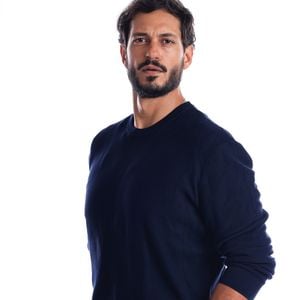 Raphael Vianna interpreta Fernando Vergara na novela 'Uma Babá Milionária', do Globoplay: ele é um poderoso CEO, que já teve envolvimento com Carolina (Laryssa Ayres).