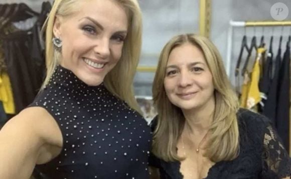 Claudia Helena e Ana Hickmann trabalharam juntas por 13 anos e o fim da parceria foi selado poucos dias após o episódio de agressão sofrido pela apresentadora