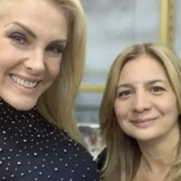 Claudia Helena e Ana Hickmann trabalharam juntas por 13 anos e o fim da parceria foi selado poucos dias após o episódio de agressão sofrido pela apresentadora