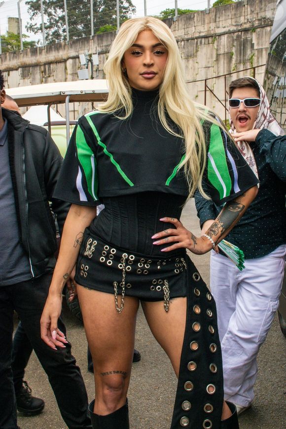 Mais detalhes do look de Pabllo Vittar para o terceiro dia de The Town 2025