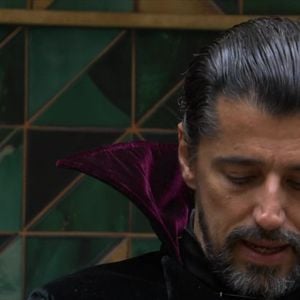 Alberto Cowboy foi provocado por Milena no BBB 26, que chegou a se intrometer em momento de 'publi' do Gil do Vigor