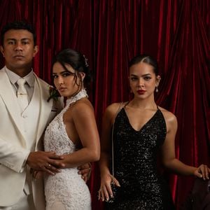 Nas redes sociais, o produto rapidamente virou assunto entre as fãs de beleza, que correram para descobrir qual era a marca por trás do tom vibrante