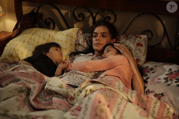 Bahar e os filhos chegam com Sarp à casa que ele arrumou para se abrigarem na novela 'Força de Mulher' nesta quarta-feira 5 de fevereiro de 2025