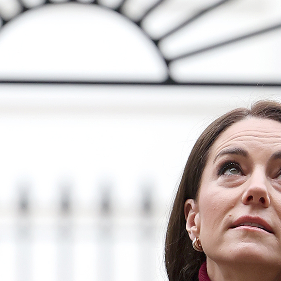 Kate Middleton tem exibido uma aparência frágil nos bastidores da Família Real e desperta temores sobre sua saúde