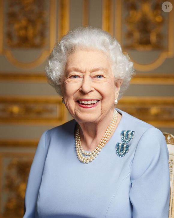 Rainha Elizabeth II recebeu o diagnóstico de mieloma múltiplo semanas após a morte do marido, Príncipe Phillip