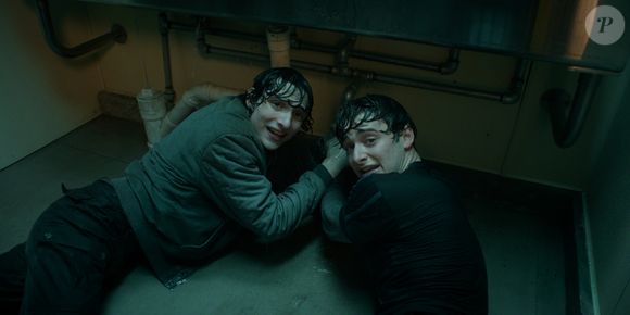 Isso significa que, quem der play em 'Stranger Things' exatamente às 22h do dia 31, só irá terminar a série dia 01 de janeiro de 2026, às 00h05