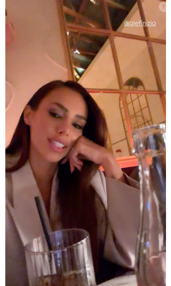 Ao contrário de Virgínia, Bruna Biancardi curtiu sua noite mais reservada no salão comum do restaurante