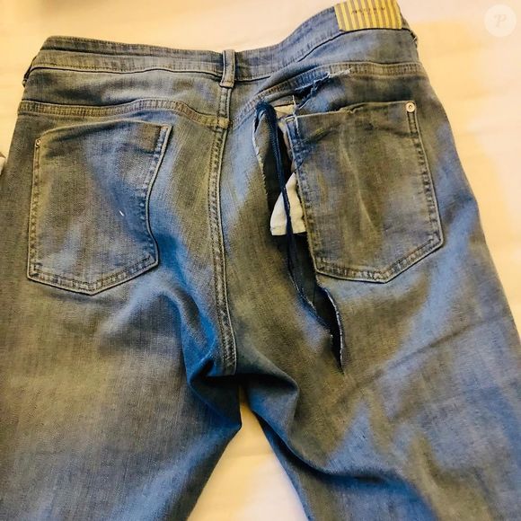 Mariana Becker rasgou a calça em meio à correria para entrevistar Neymar