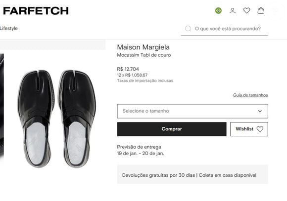 Wagner Moura usou um sapato Tabi, da Maison Margiela, que separa o dedão do pé dos outros dedos