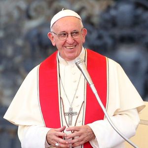 2018: Papa Francisco assiste a uma audiência com os coroinhas reunidos na Basílica de São Pedro