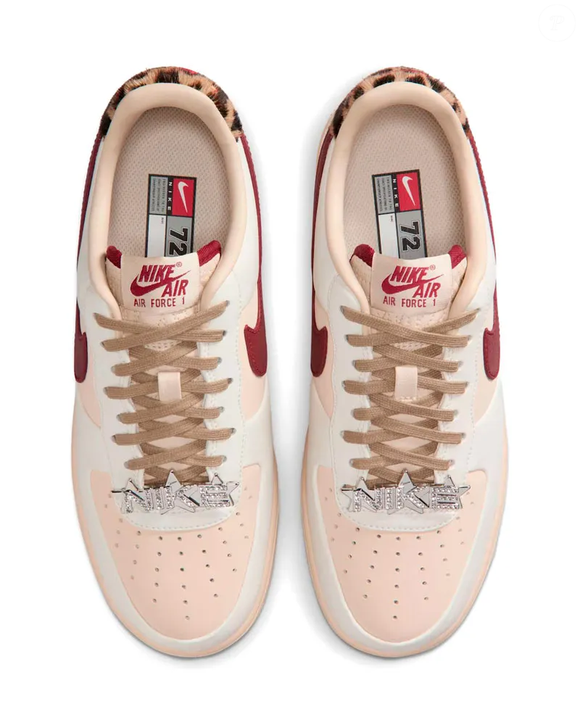 Entre conforto e estilo, o Nike Air Force 1´07 encontrou o equilíbrio perfeito. Um modelo que funciona da academia ao almoço casual sem perder a elegância urbana