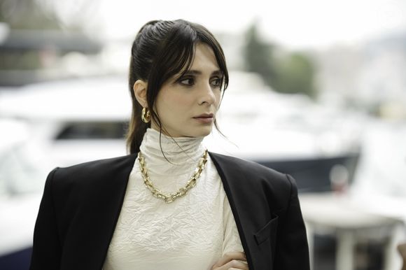 Irmã de Karsu, Irmak acredita que está recebendo um castigo por atitude no passado contra a mãe e por isso não consegue engravidar, no capítulo da novela 'Coração de Mãe' de 19 de março de 2026