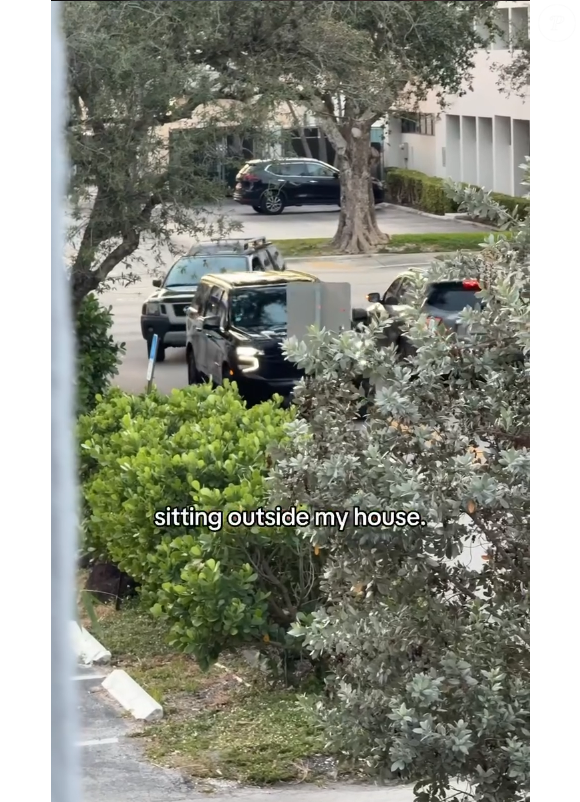 Nico Grigg afirma que SUVs pretos com vidros escuros passaram a estacionar em frente à sua casa após a divulgação de vídeo sobre a ilha de Jeffrey Epstein.