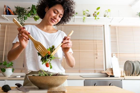 Durante os dias de ingestão do preparo, o ideal é que se mantenha uma alimentação limpa e sem industrializados